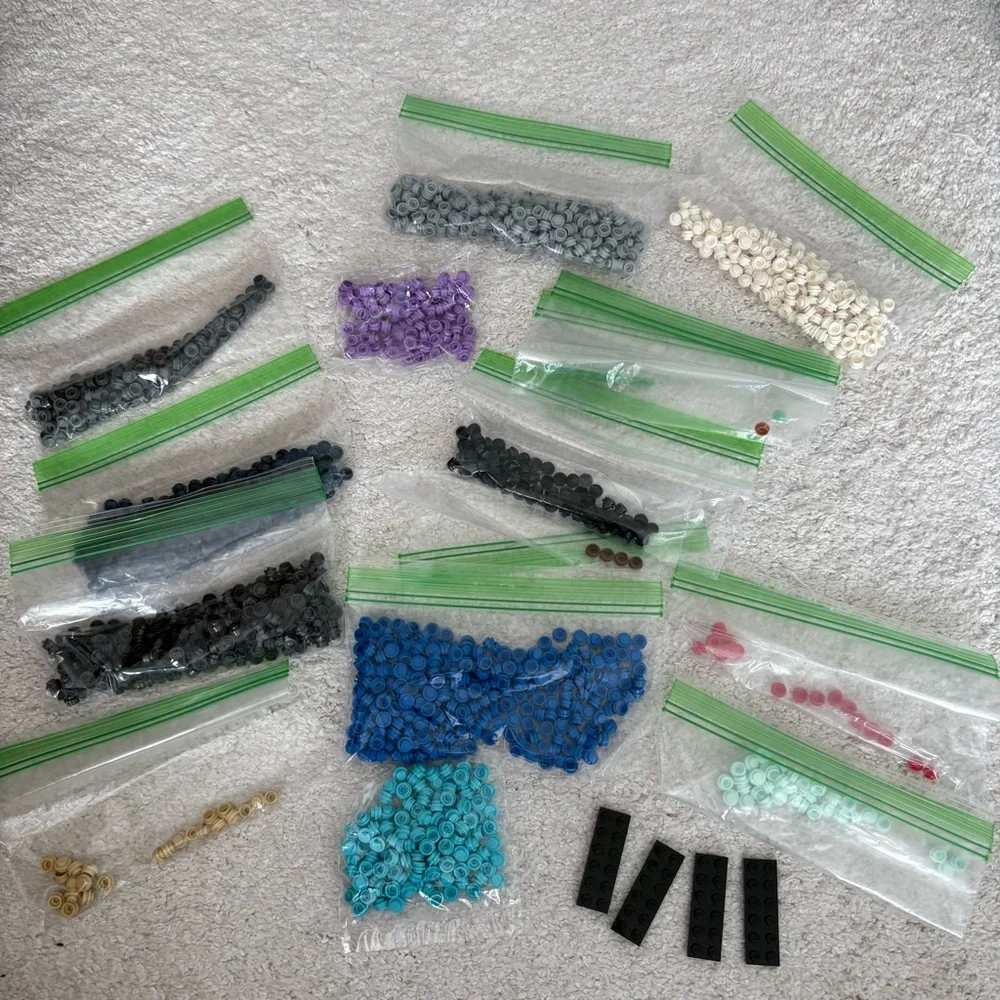Assorted LEGO Round 1x1 Plates in Multiple Colors - Picture 1 of 9